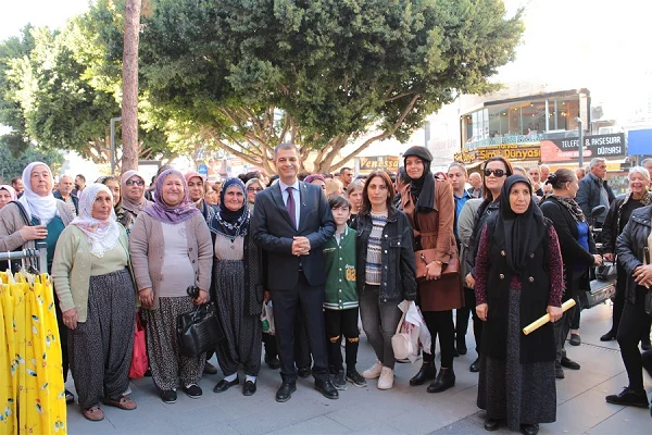 Chp Tarsus Belediye Başkan Aday Adayı Avukat Ozan Varal Yarenlik Alanı'nda vatandaşlarla buluştu