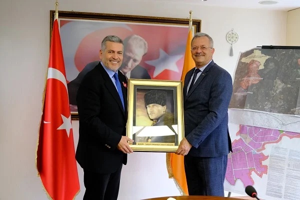 Doktor Levent Uysal MTOSB Başkanı Sabri Tekli'yi ziyaret etti