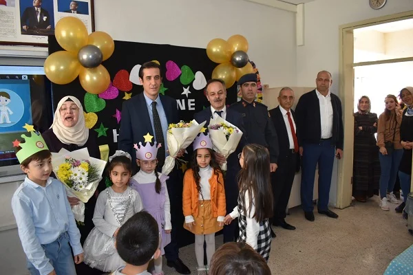 Bozyazı'da öğrenciler karnelerini aldı