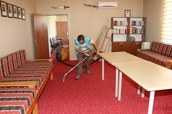 Toroslar'da ibadethaneler bayrama hazır