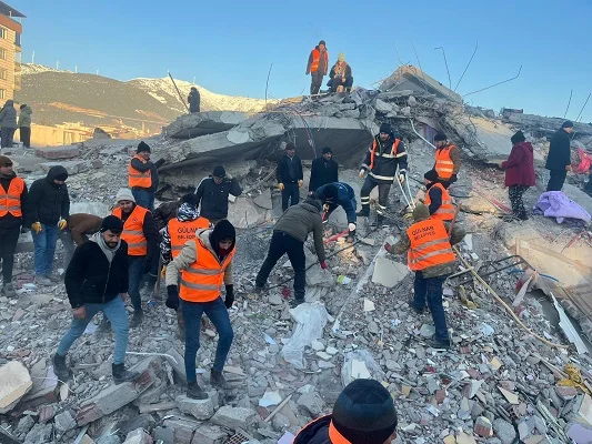 Gülnar Belediyesi ekipleri afet bölgesinde çalışmalara destek veriyor