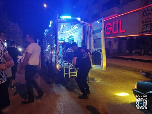 Şehitlertepesi Mahallesi'nde kamyonet ile motorsiklet çarpıştı, olay kameralara yansıdı 