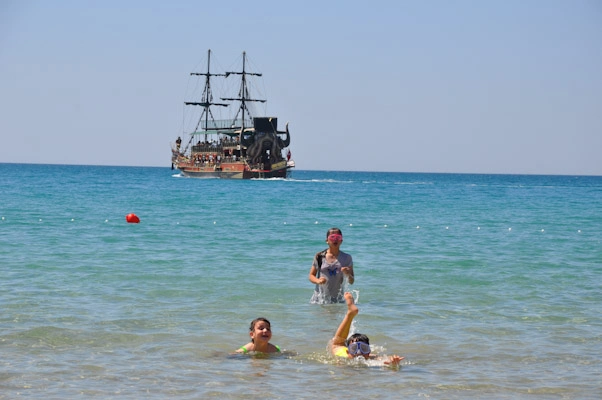 Mersin sahillerinde bayram tatili yoğunluğu başladı