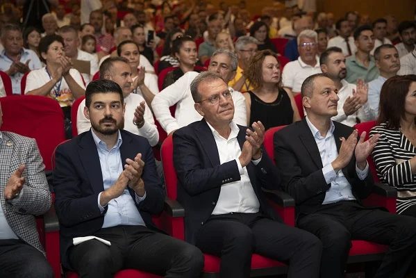 Başkan Vahap Seçer, CHP Erdemli Olağan İlçe Kongresi'ne katıldı