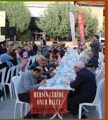 Tarsuslular bayram yemeğinde buluştu 