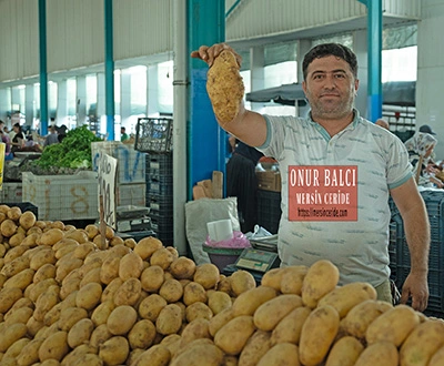 Yarbay Şemsettin Pazarı’nda Karpuzun Tanesi 50 TL, Fasulye Cep Yakıyor!