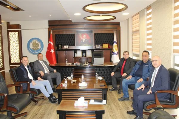 Mersin İl Tarım ve Orman Müdürü Erdem KARADAĞ ile İlçe Tarım ve Orman Müdürü Mustafa ATEŞ Borsaya ziyarette bulundu