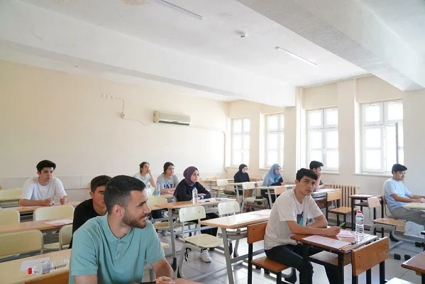 Erdemli'de YKS provası