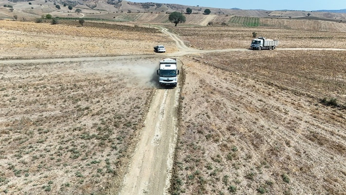 Tarsus Belediyesi’nden Koçömerli’de 10 kilometrelik arazi yolu bakımı