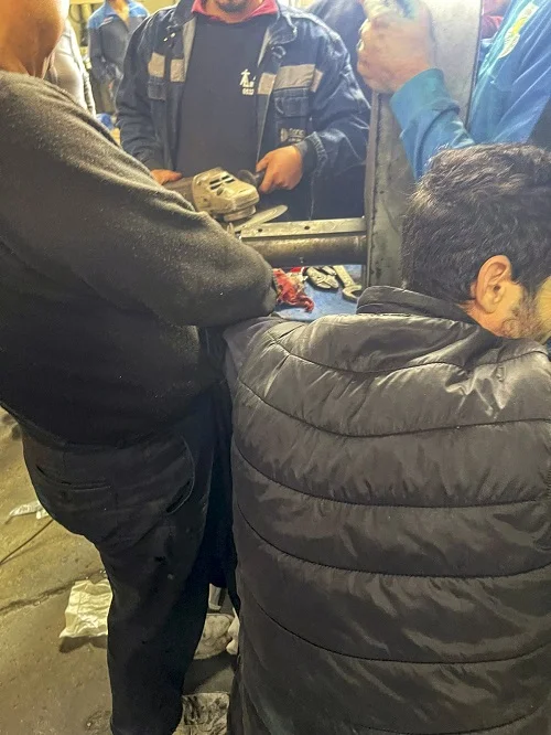 Tarsus'ta kolunu pres makinesine kaptıran işçi yaralandı