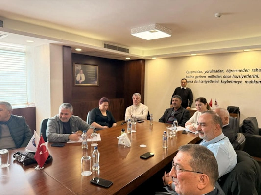 Tarsus Ticaret Odası Başkanı H. Ruhi Koçak meslek komitesi başkanları ile bir araya geldi 