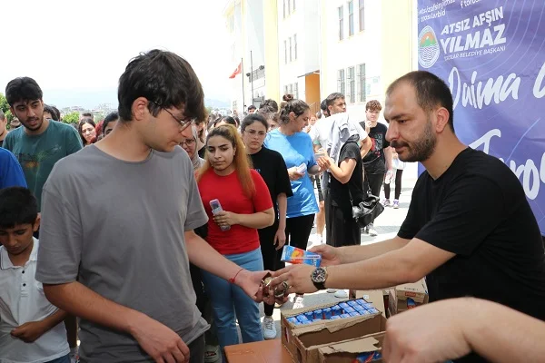 Toroslar Belediyesi YKS'de öğrencileri yalnız bırakmadı