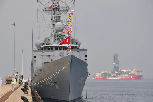 TCG Gemlik Fırkateyni ve TCG Beykoz Korveti Silifke'de ziyarete açıldı