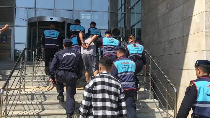 Erdemli'de yangın çıkan ev ve araçta 3 kişinin ölmesine ilişkin yakalanan şüpheli tutuklandı