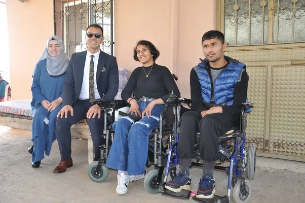 Silifke'de yürüme engelli Arzu'nun buz pateni yapma hayali gerçek oldu