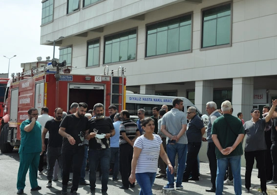 Tarsus'ta hastanenin bodrum katında çıkan yangın söndürüldü