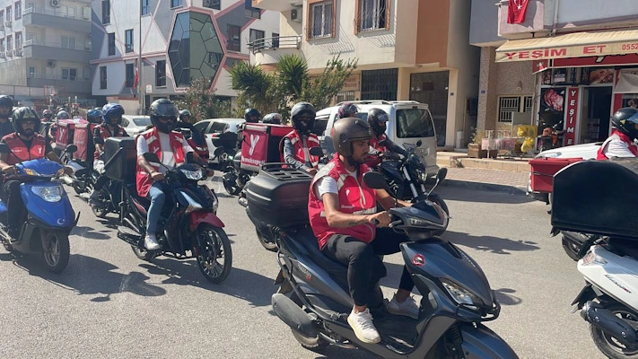 Toroslar'da trafik kazasında ağır yaralanan motosikletli kurye hayatını kaybetti