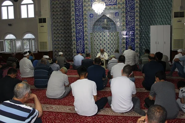 Tarsus'ta bayram namazları ifa edildi