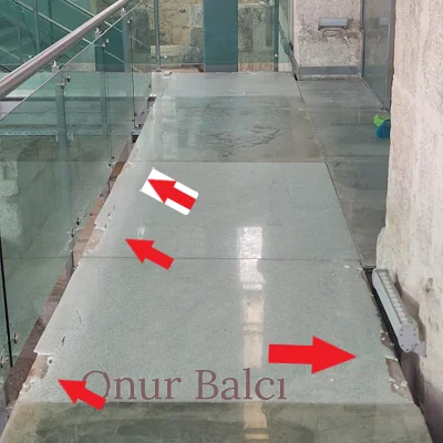 Tarsus Danyal Aleyhisselam Cami'de camlı yol çatladı 