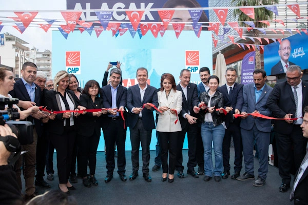 Chp Milletvekili Adayı Gülcan Kış Mezitli'de seçim ofisini açtı 