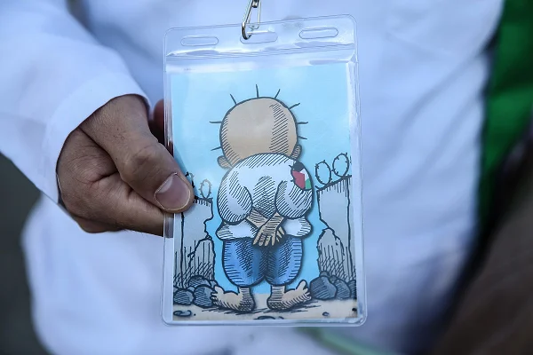 Mersin'de sağlık çalışanlarından Gazze için "sessiz yürüyüş"