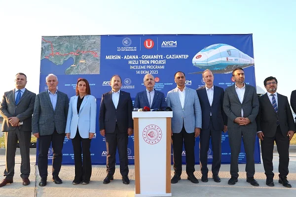 Bakan Uraloğlu, Mersin-Adana-Osmaniye-Gaziantep Hızlı Tren Hattı'ndaki çalışmaları inceledi