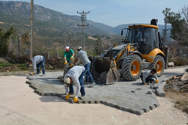 Gülnar Belediyesi Yol Bakım Onarım Çalışmalarına Hızla Devam Ediyor