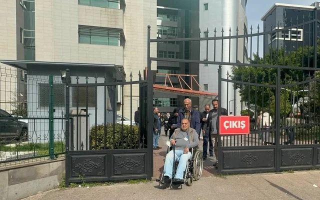 belediye otobüsünde kavga eden yaşlı çift ile baba-oğulun davası görüldü