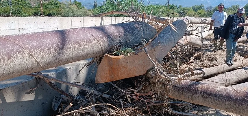 Mut'ta sağanaktan etkilenen alanlarda hasar tespiti yapılıyor