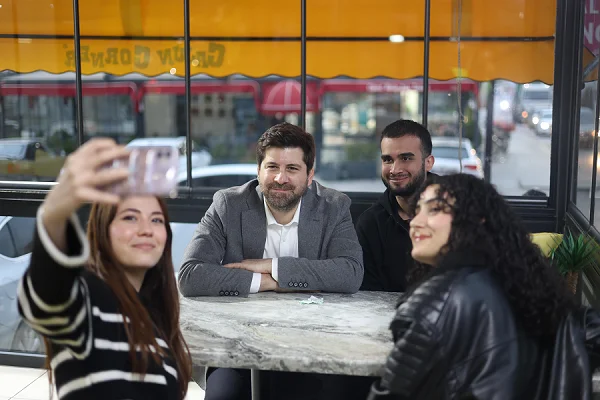 Siyasete değil hizmete odaklıyız