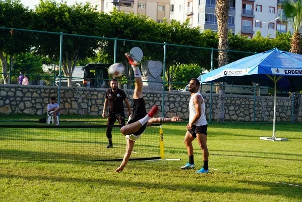 Erdemli'de Ayak Tenisi Turnuvası