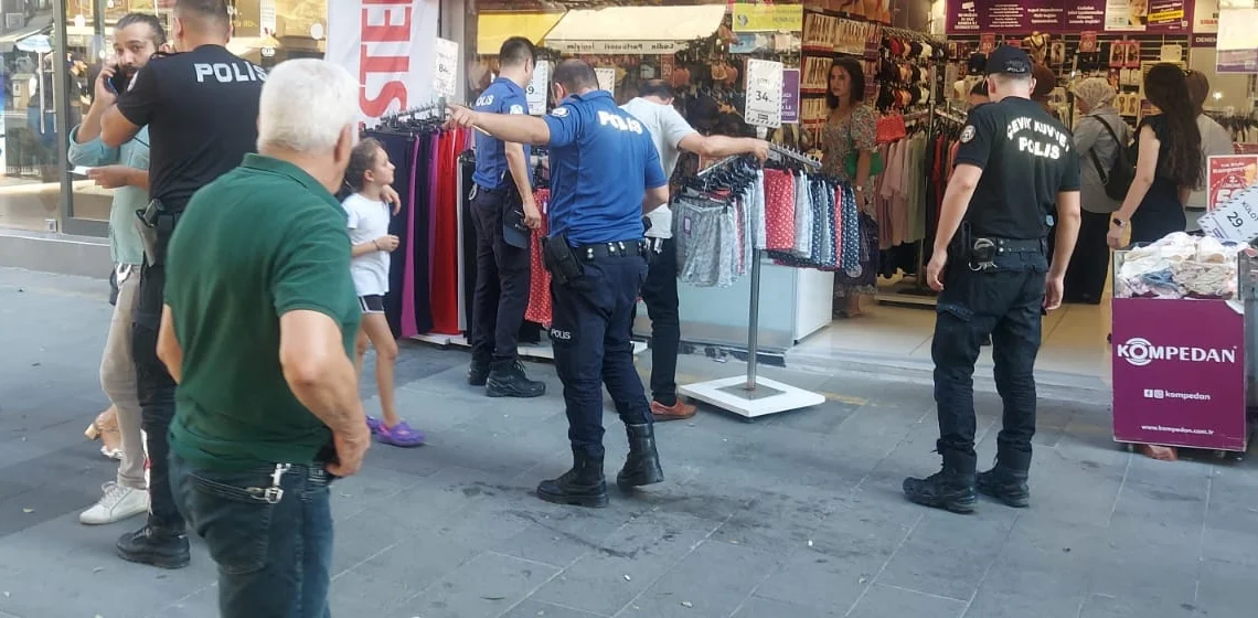 Tarsus'ta bir kişinin tabancayla vurulması kameraya yansıdı