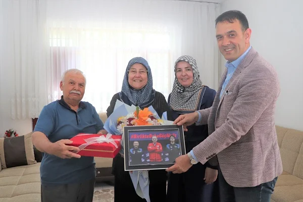 Silifke Belediye Başkanı Altunok'tan, uzay yolcusu Gezeravcı'nın ailesine ziyaret 