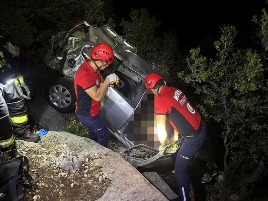 Toroslar'da kayıp emekli öğretmen devrilen aracında ölü bulundu