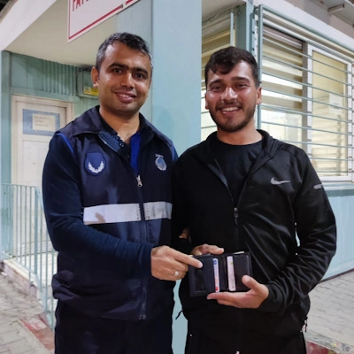 Tarsus'ta Kayıp Cüzdan Duyarlılıkla Sahibine Teslim Edildi