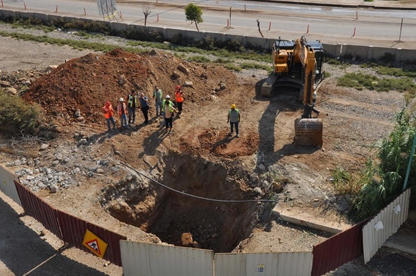 Tarsus'ta altyapı çalışmalarında doğal gaz borusu patladı