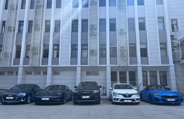 Mersin'de nitelikli dolandırıcılık operasyonunda 8 şüpheli yakalandı