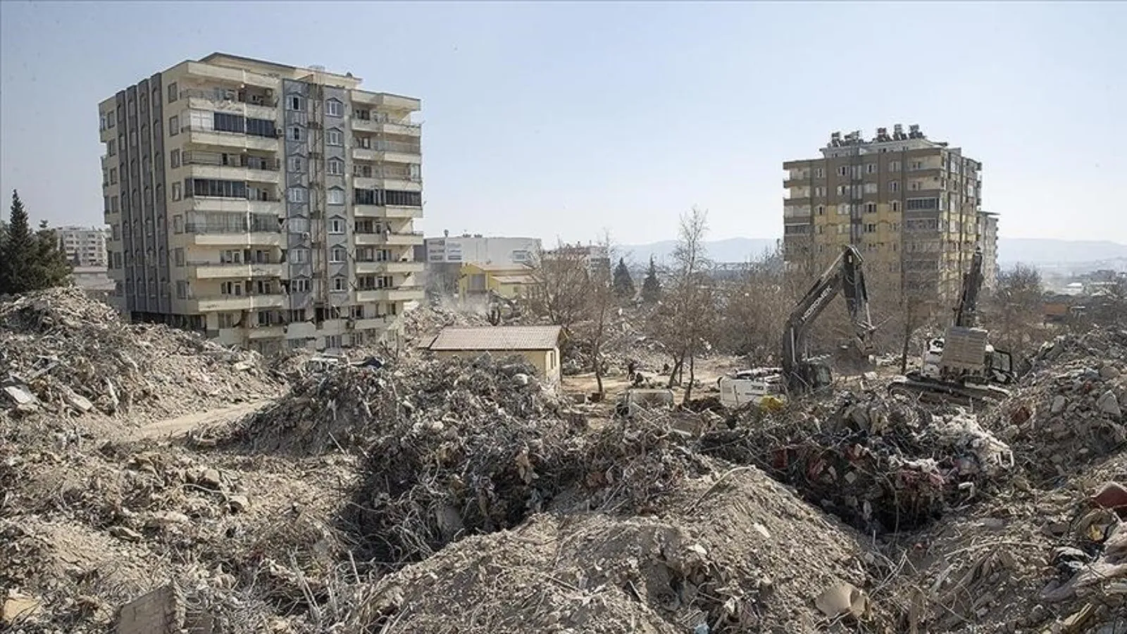 Depremde 103 kişinin öldüğü Ebrar Sitesi D Blok davasının görülmesine devam edildi