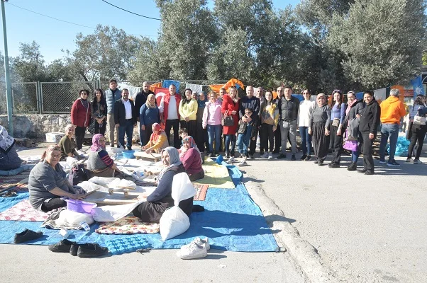 Tarsus'ta AK Partili kadınlardan "Sıkma Şenliği"