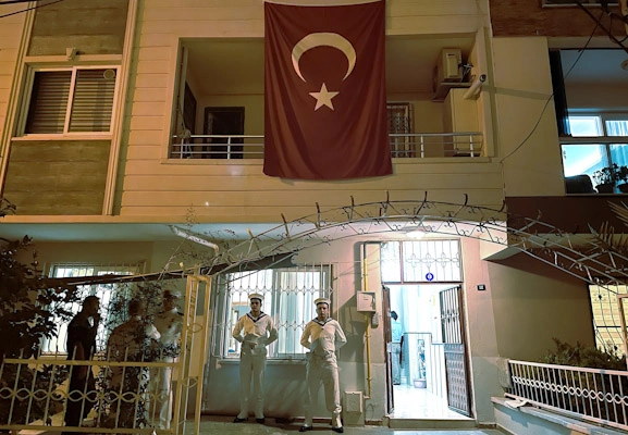 Yenişehir ilçesinde ikamet eden Şehit Uzman Çavuş Teke'nin ailesine şehadet haberi verildi