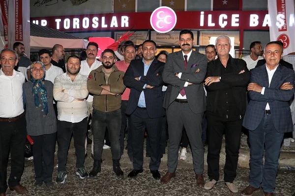 Mersin Toroslar ilçesinde Cumhurbaşkanlığı seçimlerinin başarısı sokaklarda kutladı