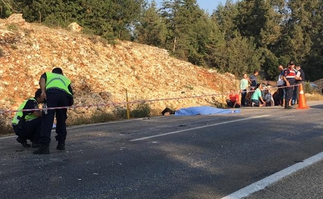 Erdemli'de kamyonetle çarpışan motosikletin sürücüsü öldü