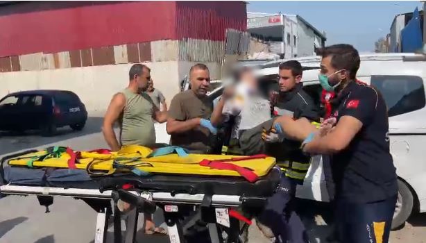 Tarsus'ta iki aracın çarpışması sonucu 2 çocuk yaralandı