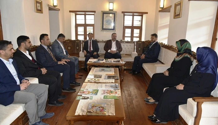 Dini Yayınlar Genel Müdürü Fatih Kurt, Tarsus'ta Aile ve Gençlik Merkezini ziyaret etti